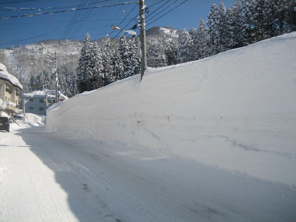 Lodge Nakajima Nozawaonsen Buitenkant foto