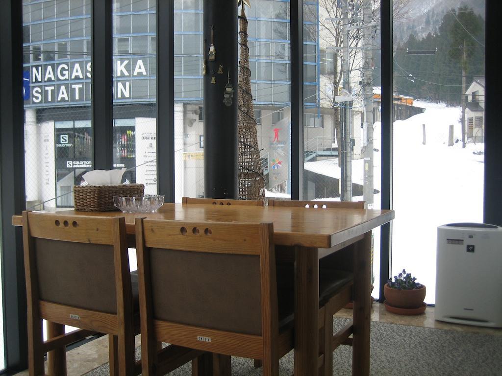 Lodge Nakajima Nozawaonsen Buitenkant foto
